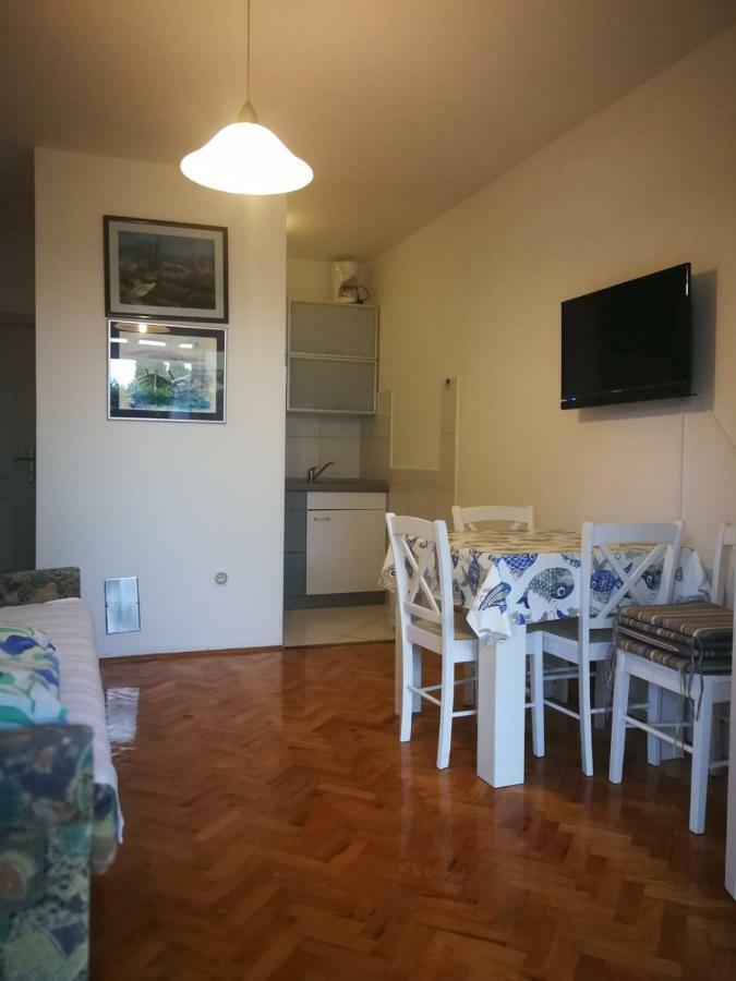 Apartment Hudan Malinska