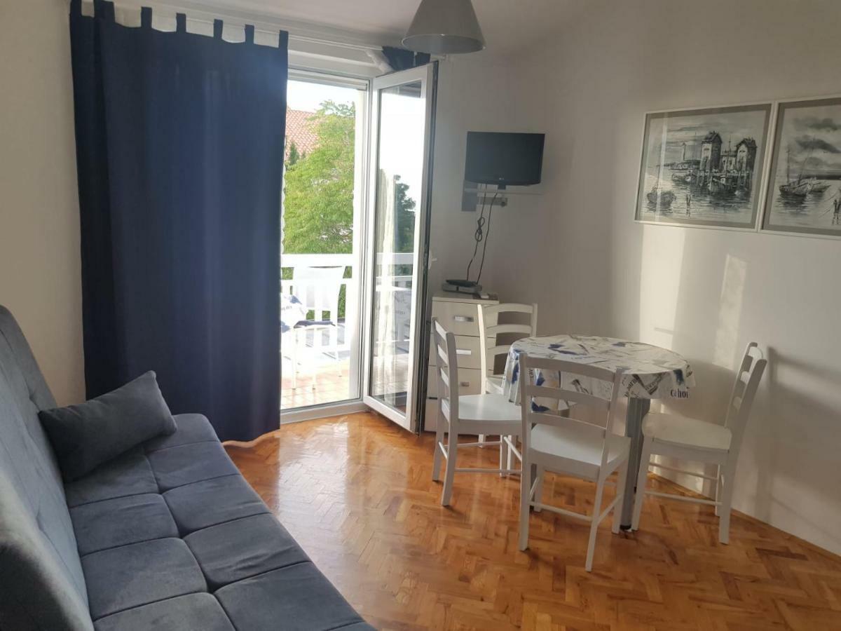 Apartment Hudan Malinska